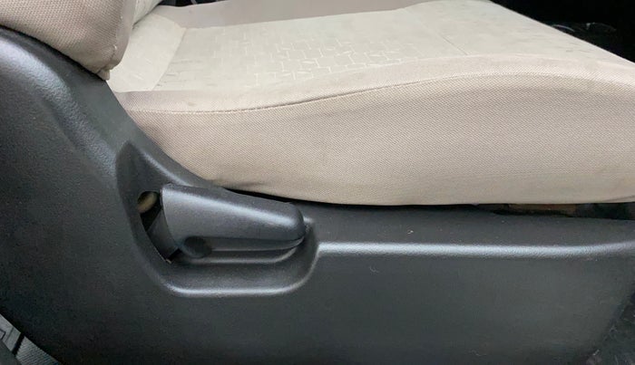2015 Maruti Wagon R 1.0 VXI, Petrol, Manual, 31,326 km, Driver Side Adjustment Panel
