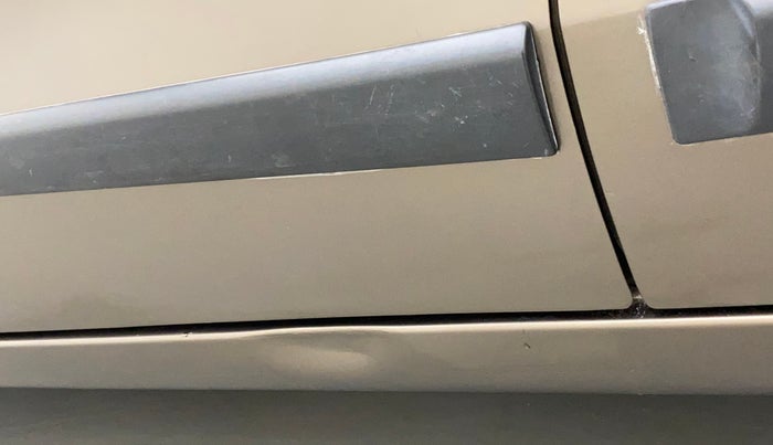 2015 Maruti Wagon R 1.0 VXI, Petrol, Manual, 31,326 km, Left running board - Slightly dented