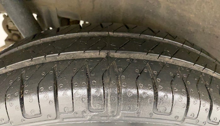 2015 Maruti Wagon R 1.0 VXI, Petrol, Manual, 31,326 km, Right Rear Tyre Tread