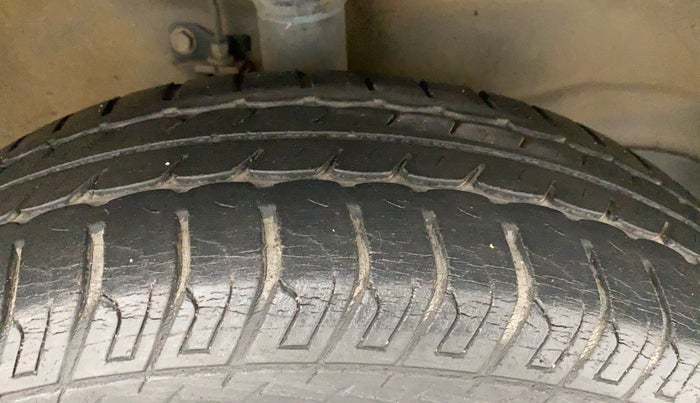 2015 Maruti Wagon R 1.0 VXI, Petrol, Manual, 31,326 km, Right Front Tyre Tread