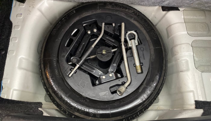 2016 Mahindra Kuv100 K8 D 6 STR, Diesel, Manual, 53,681 km, Spare Tyre