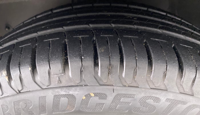 2016 Mahindra Kuv100 K8 D 6 STR, Diesel, Manual, 53,681 km, Left Front Tyre Tread