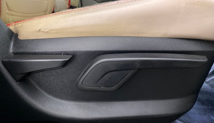 2016 Mahindra Kuv100 K8 D 6 STR, Diesel, Manual, 53,681 km, Driver Side Adjustment Panel