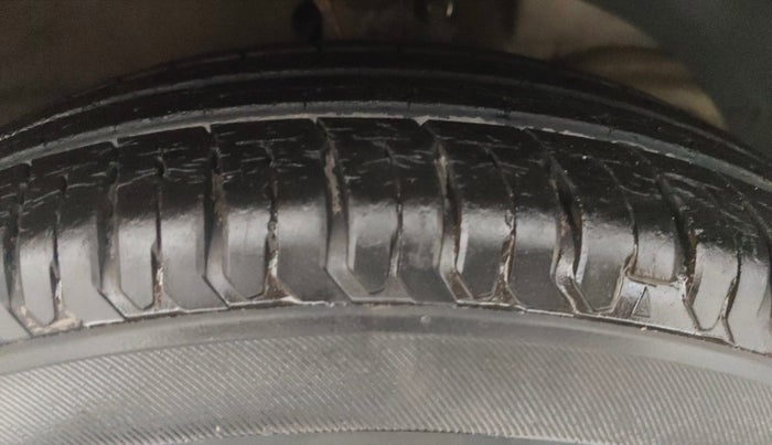 2019 Maruti Dzire VXI, Petrol, Manual, 74,026 km, Right Front Tyre Tread