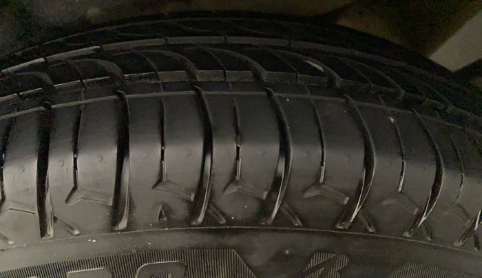 2014 Maruti Wagon R 1.0 LXI CNG, CNG, Manual, 76,141 km, Left Rear Tyre Tread