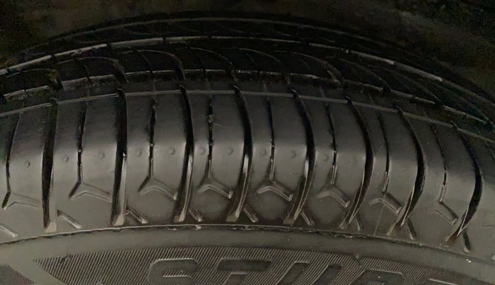 2014 Maruti Wagon R 1.0 LXI CNG, CNG, Manual, 76,141 km, Right Front Tyre Tread