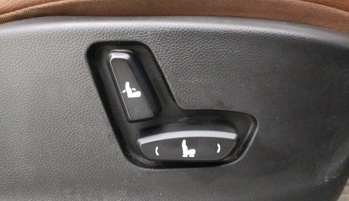 2021 MG HECTOR PLUS SHARP 1.5 PETROL TURBO HYBRID MT 6-STR, Petrol, Manual, 44,892 km, Driver Side Adjustment Panel