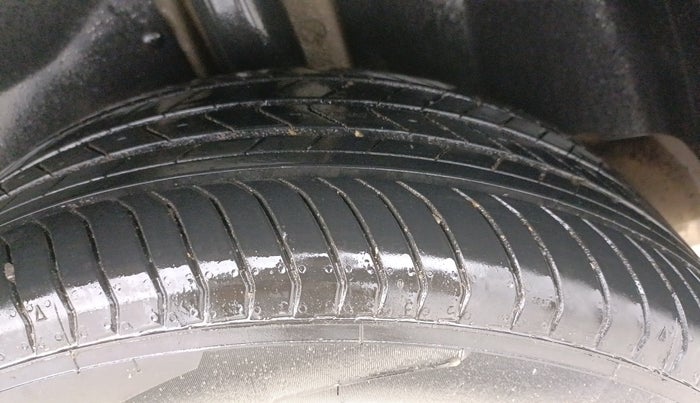 2021 MG HECTOR PLUS SHARP 1.5 PETROL TURBO HYBRID MT 6-STR, Petrol, Manual, 44,892 km, Left Rear Tyre Tread