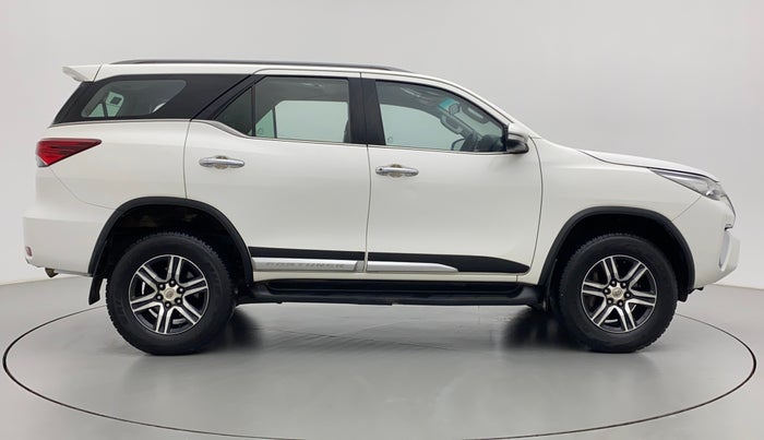 2017 Toyota Fortuner 2.8 4X2 AT, Diesel, Automatic, 1,16,742 km, Right Side View