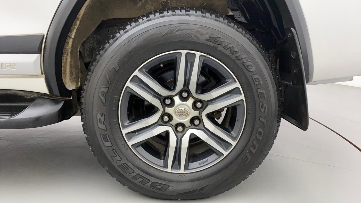 2017 Toyota Fortuner 2.8 4X2 AT, Diesel, Automatic, 1,16,742 km, Left Rear Wheel
