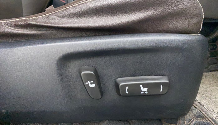 2017 Toyota Fortuner 2.8 4X2 AT, Diesel, Automatic, 1,16,742 km, Driver Side Adjustment Panel