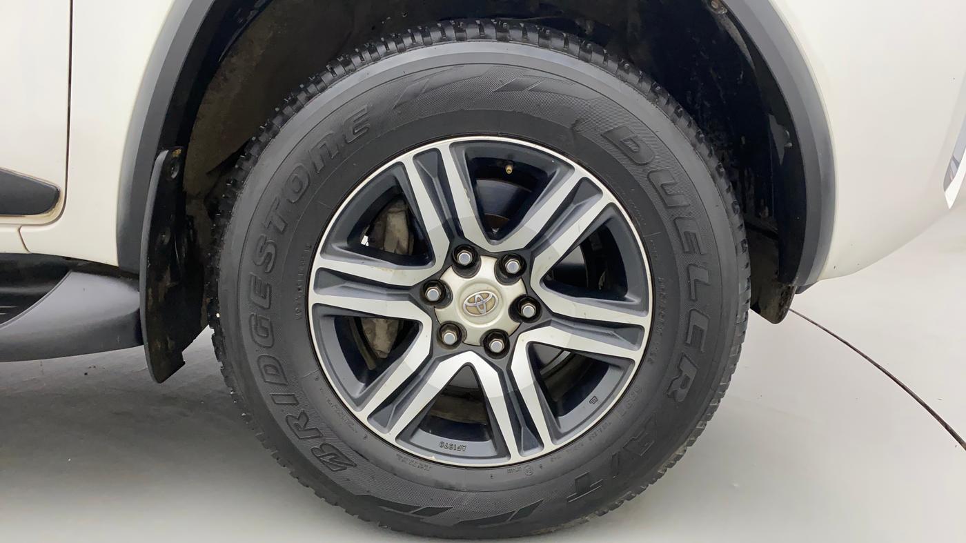 2017 Toyota Fortuner 2.8 4X2 AT, Diesel, Automatic, 1,16,742 km, Right Front Wheel