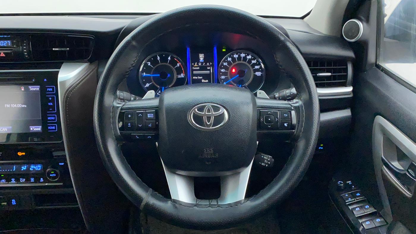 2017 Toyota Fortuner 2.8 4X2 AT, Diesel, Automatic, 1,16,742 km, Steering Wheel Close Up