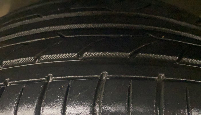 2013 Hyundai i20 SPORTZ 1.2, Petrol, Manual, 50,813 km, Left Front Tyre Tread