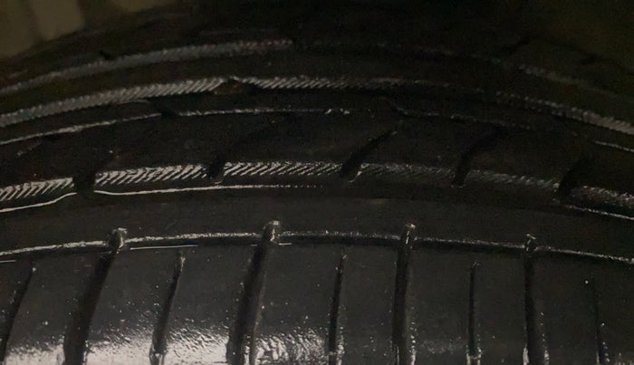 2013 Hyundai i20 SPORTZ 1.2, Petrol, Manual, 50,813 km, Right Front Tyre Tread