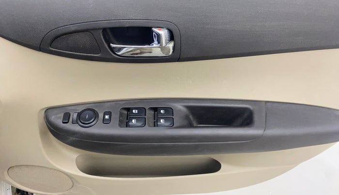 2013 Hyundai i20 SPORTZ 1.2, Petrol, Manual, 50,813 km, Driver Side Door Panels Control