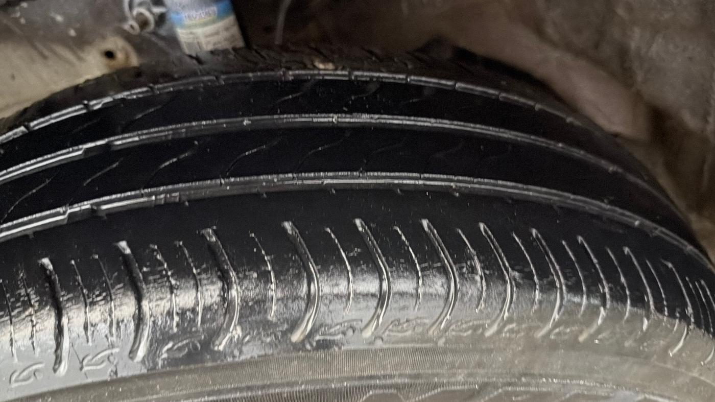 2020 Honda Amaze 1.2L I-VTEC V CVT, Petrol, Automatic, 31,529 km, Left Front Tyre Tread