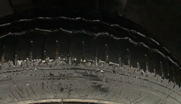 2016 Renault Kwid RXT 0.8, Petrol, Manual, 86,900 km, Left Front Tyre Tread