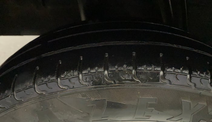 2016 Renault Kwid RXT 0.8, Petrol, Manual, 86,900 km, Right Rear Tyre Tread