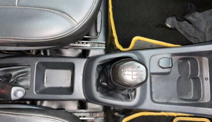 2016 Renault Kwid RXT 0.8, Petrol, Manual, 86,900 km, Gear Lever