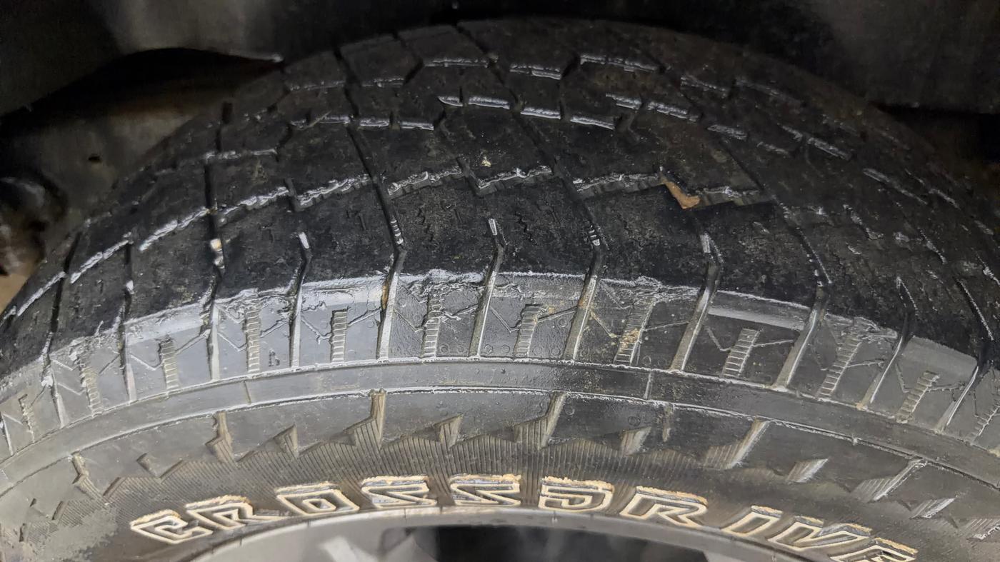 2022 Mahindra Thar LX HARD TOP 4WD MT, Diesel, Manual, 43,076 km, Left Rear Tyre Tread