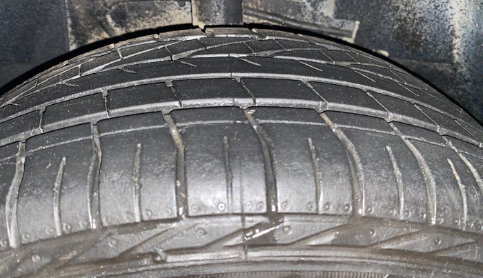 2023 Tata NEXON XZA PLUS PETROL DARK EDITION, Petrol, Automatic, 34,045 km, Right Front Tyre Tread