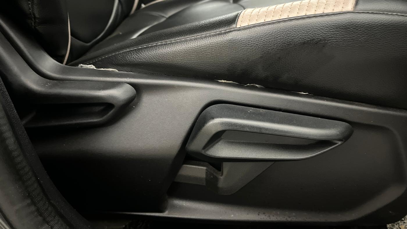 2022 Tata TIGOR XZA PLUS PETROL, Petrol, Automatic, 40,880 km, Driver Side Adjustment Panel