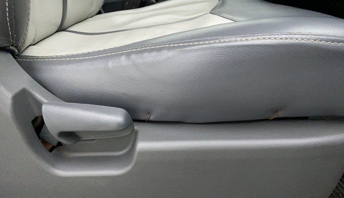 2010 Maruti Wagon R 1.0 LXI, Petrol, Manual, 20,279 km, Driver Side Adjustment Panel