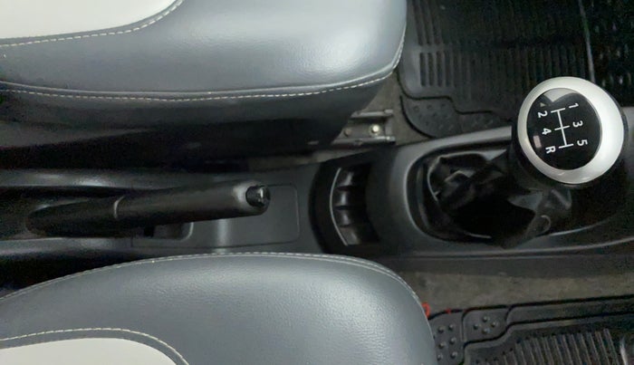 2010 Maruti Wagon R 1.0 LXI, Petrol, Manual, 20,279 km, Gear Lever