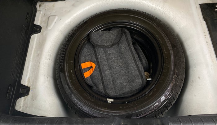 2022 Hyundai NEW I20 ASTA 1.2 MT, Petrol, Manual, 64,373 km, Spare Tyre