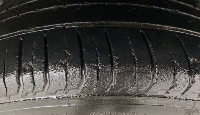 2022 Hyundai NEW I20 ASTA 1.2 MT, Petrol, Manual, 64,373 km, Left Rear Tyre Tread