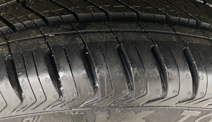 2022 Hyundai NEW I20 ASTA 1.2 MT, Petrol, Manual, 64,373 km, Right Rear Tyre Tread