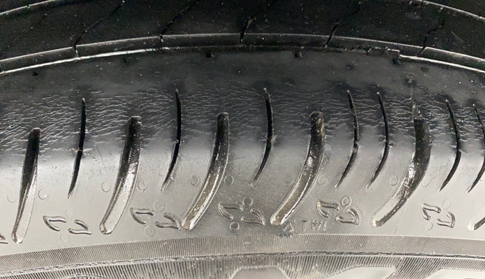 2021 Nissan MAGNITE XE, Petrol, Manual, 23,376 km, Left Rear Tyre Tread