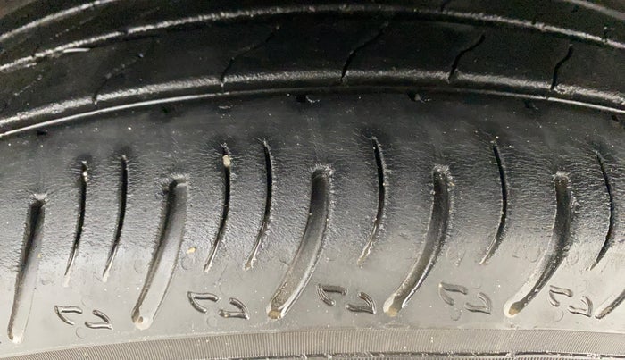 2021 Nissan MAGNITE XE, Petrol, Manual, 23,376 km, Right Front Tyre Tread