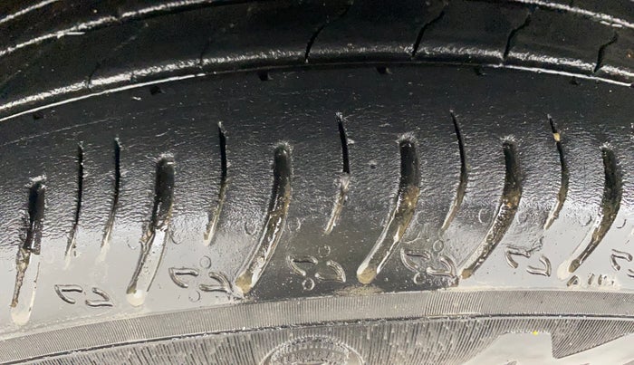 2021 Nissan MAGNITE XE, Petrol, Manual, 23,376 km, Left Front Tyre Tread