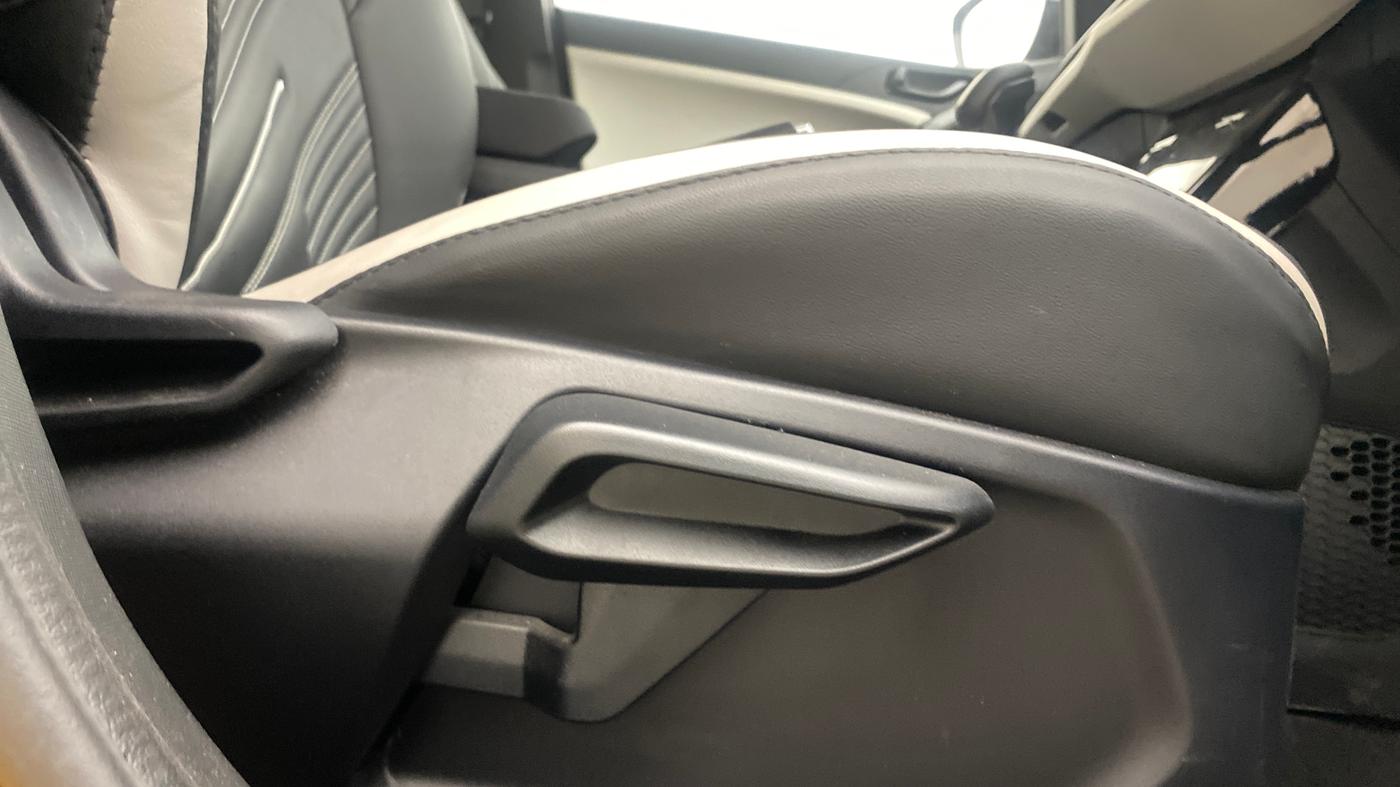 2025 Tata NEXON CREATIVE 1.2 PETROL, Petrol, Manual, 6,384 km, Driver Side Adjustment Panel