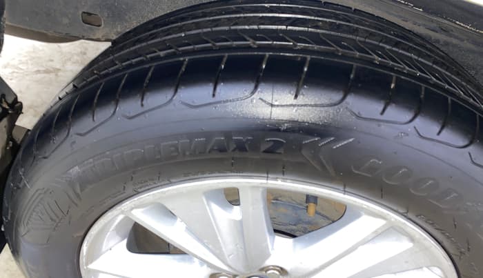 2018 Toyota Innova Crysta 2.8 ZX AT 7 STR, Diesel, Automatic, 1,08,973 km, Right Rear Tyre Tread