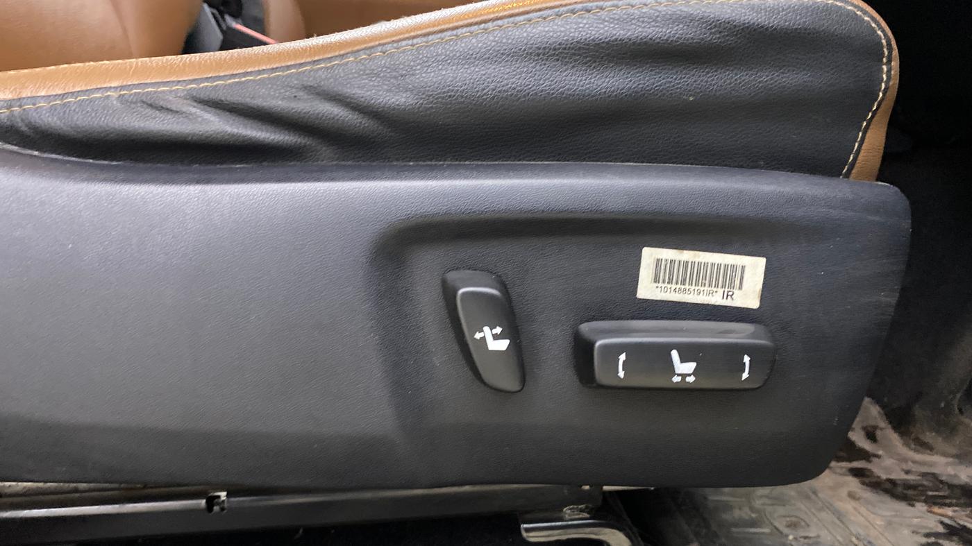 2018 Toyota Innova Crysta 2.8 ZX AT 7 STR, Diesel, Automatic, 1,08,973 km, Driver Side Adjustment Panel