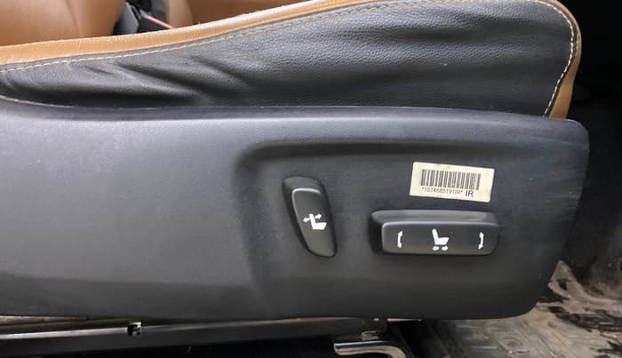2018 Toyota Innova Crysta 2.8 ZX AT 7 STR, Diesel, Automatic, 1,08,973 km, Driver Side Adjustment Panel