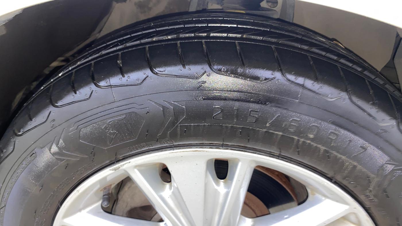 2018 Toyota Innova Crysta 2.8 ZX AT 7 STR, Diesel, Automatic, 1,08,973 km, Right Front Tyre Tread