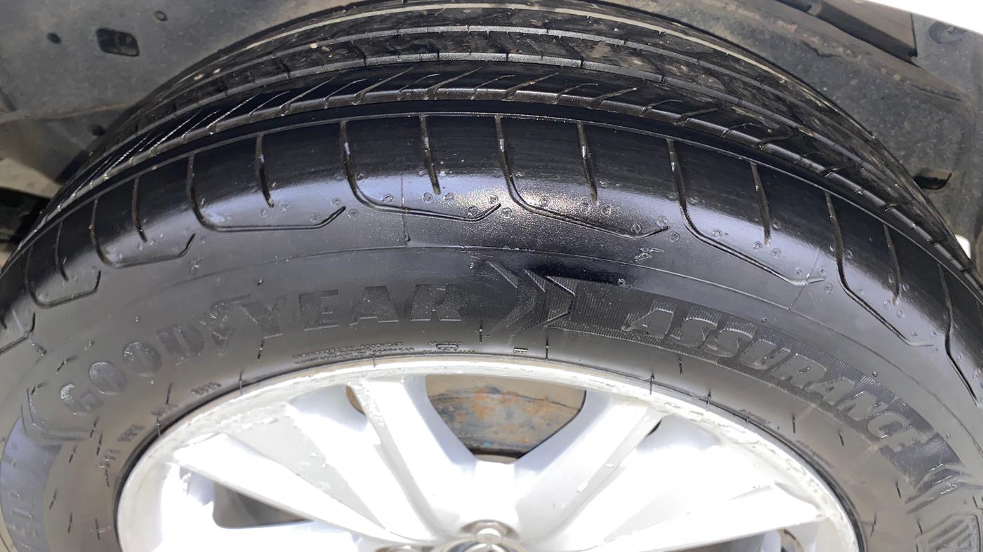 2018 Toyota Innova Crysta 2.8 ZX AT 7 STR, Diesel, Automatic, 1,08,973 km, Left Rear Tyre Tread