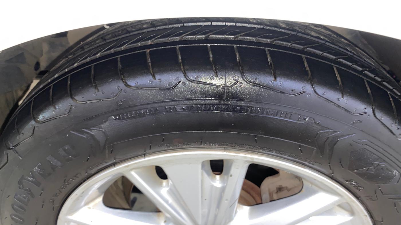 2018 Toyota Innova Crysta 2.8 ZX AT 7 STR, Diesel, Automatic, 1,08,973 km, Left Front Tyre Tread