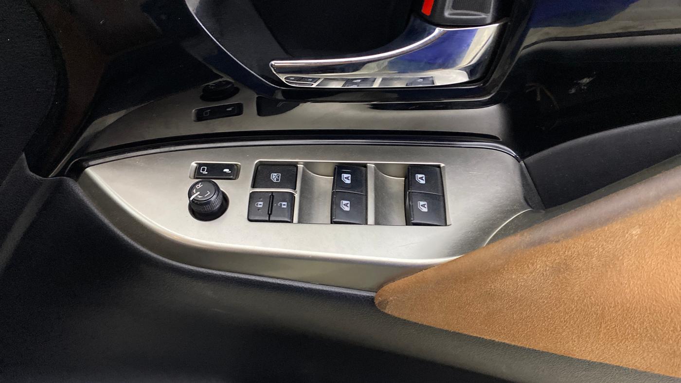 2018 Toyota Innova Crysta 2.8 ZX AT 7 STR, Diesel, Automatic, 1,08,973 km, Driver Side Door Panels Control