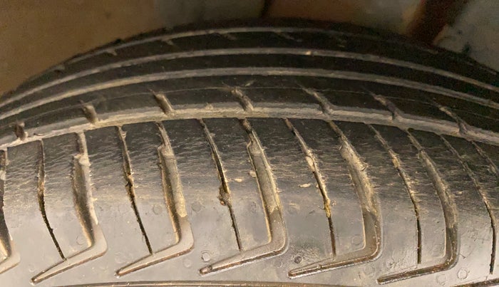 2019 Renault Kwid RXL, Petrol, Manual, 34,962 km, Right Front Tyre Tread