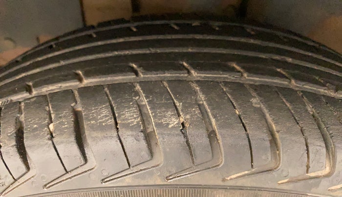 2019 Renault Kwid RXL, Petrol, Manual, 34,962 km, Left Front Tyre Tread