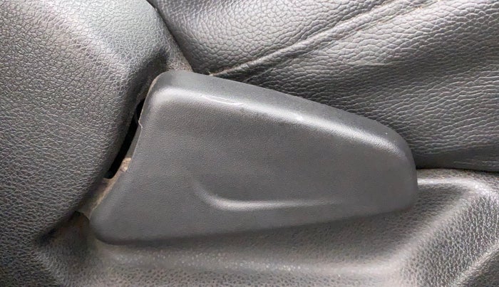 2019 Renault Kwid RXL, Petrol, Manual, 34,962 km, Driver Side Adjustment Panel