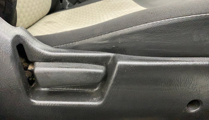 2022 Maruti Alto VXI, Petrol, Manual, 19,886 km, Driver Side Adjustment Panel