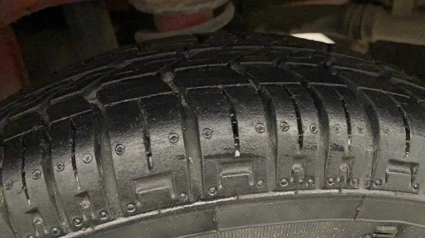 2015 Maruti Alto 800 LXI, Petrol, Manual, 5,825 km, Left Rear Tyre Tread