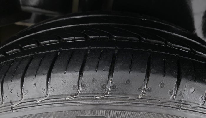 2020 Maruti Ciaz DELTA 1.5 SHVS MT PETROL, Petrol, Manual, 24,385 km, Right Rear Tyre Tread