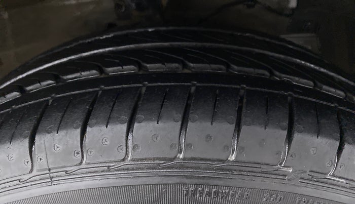 2020 Maruti Ciaz DELTA 1.5 SHVS MT PETROL, Petrol, Manual, 24,385 km, Right Front Tyre Tread